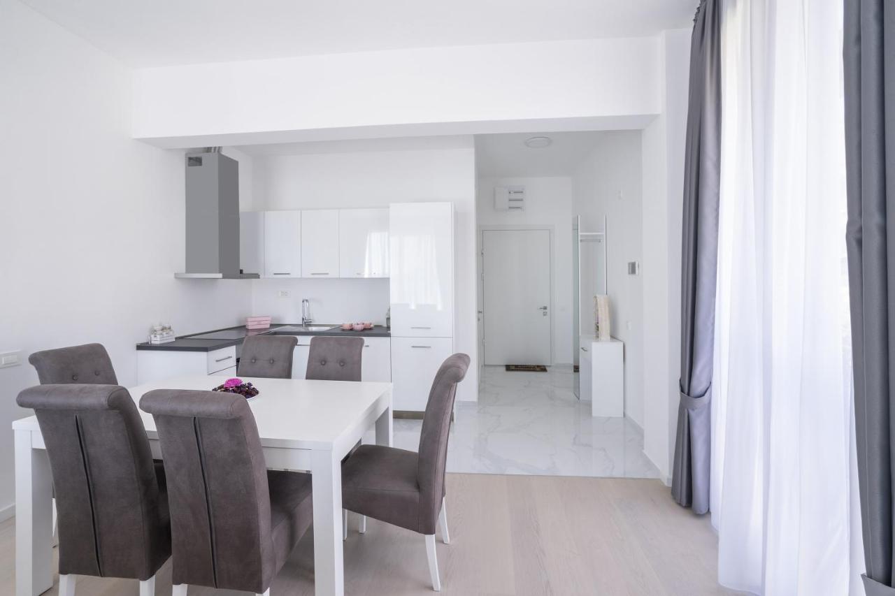 Montesun Apartments Becici Boreti Eksteriør billede
